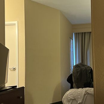 SpringHill Suites by Marriott Devens Common Center - Huge area of dead wall space - Hotels Near Me - Devens, Massachusetts SpringHill Suites by Marriott Devens Common Center - Huge area of dead wall space - Hotels Near Me - Devens, Massachusetts