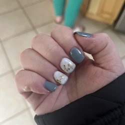 Queen's Nails Salon - Nails