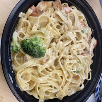 Ledo Pizza - Chicken & Broccoli Fettuccini Alfredo - Pizza Near Me - New York, New York Ledo Pizza - Chicken & Broccoli Fettuccini Alfredo - Pizza Near Me - New York, New York