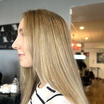 Izzys Cuts & Colors - Blonde Balayage - Hair Stylists Near Me - Virginia Beach, Virginia