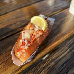 Captain Scott's Lobster Dock - Lobster roll