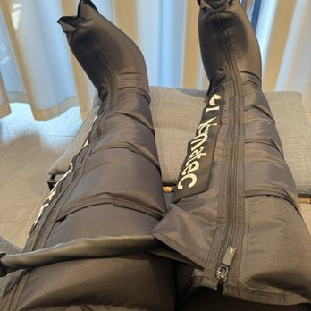 Pause East Cobb - Leg Compression Session - Float Spa Near Me - Marietta, Georgia