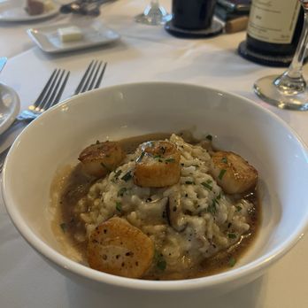 Sisao - Scallops with black truffle risotto - French Near Me - Lambertville, New Jersey Sisao - Scallops with black truffle risotto - French Near Me - Lambertville, New Jersey