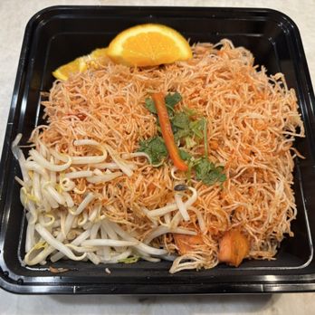 Zabb Thai Cuisine - Mee krob with tofu - Thai Near Me - Newport Beach, California Zabb Thai Cuisine - Mee krob with tofu - Thai Near Me - Newport Beach, California