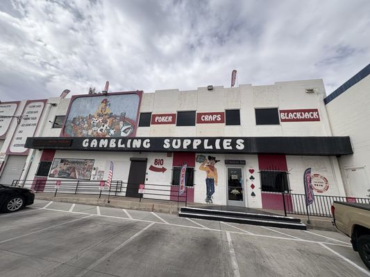 Spinettis Gaming Supplies by null