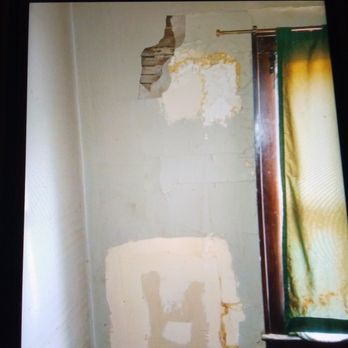 Highland Manor - This is where the wall was cracking and breaking apart maintenance man come up there and pacth a little hole and that was it - Apartments Near Me - Lakewood, Ohio Highland Manor - This is where the wall was cracking and breaking apart maintenance man come up there and pacth a little hole and that was it - Apartments Near Me - Lakewood, Ohio