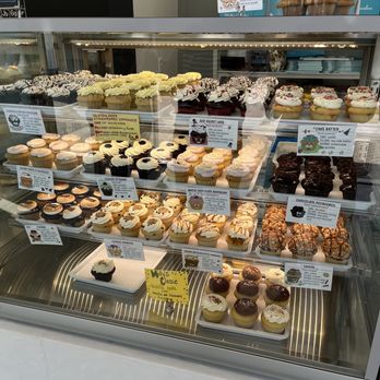 Molly’s Cupcakes - Selection - Cupcakes Near Me - Skokie, Illinois Molly’s Cupcakes - Selection - Cupcakes Near Me - Skokie, Illinois