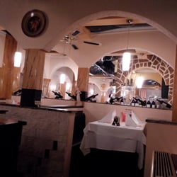 Meteora Kirchenwirt - Bild von Restaurant, gemütlich, Tische nicht zu nah, nette zuvor kommende Bedienung, die die Wünsche der Gäste respektiert