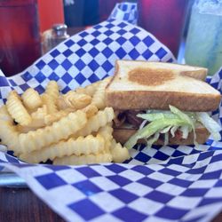 Que Locos - BLT with fries