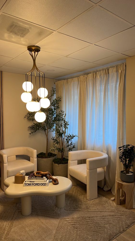 LeClairé Skincare Logo