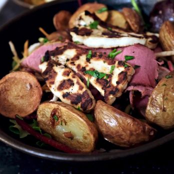 La Belle Epoque - Salade La Belle Equipe - mesclun, baby potatoes, pastrami, halloumi, beet, cabbage, radish - French Near Me - Paris, 75 La Belle Epoque - Salade La Belle Equipe - mesclun, baby potatoes, pastrami, halloumi, beet, cabbage, radish - French Near Me - Paris, 75