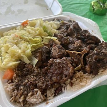Island Choice - Large oxtail with cabbage - Caribbean Near Me - Avon Park, Florida Island Choice - Large oxtail with cabbage - Caribbean Near Me - Avon Park, Florida