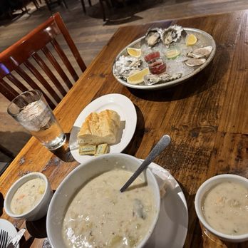 Sam's Chowder House - Manhattan chowder and oysters - Seafood Near Me - Half Moon Bay, California