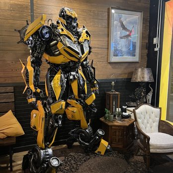 Krua Thai - a giant transformer in a living room - Thai Near Me - Salt Lake City, Utah
