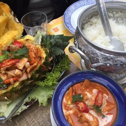 Mahanakorn - Red Chicken Curry, Pineapple Chicken, Rice