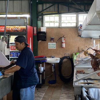 Lechonera Los Pinos - Barbeque Near Me - Cayey, Puerto Rico