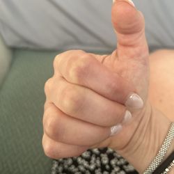 Magic Nails Salon & Spa - Gap between nail and acrylic.
