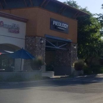 Pieology Pizzeria, Folsom - Pizza Near Me - Folsom, California