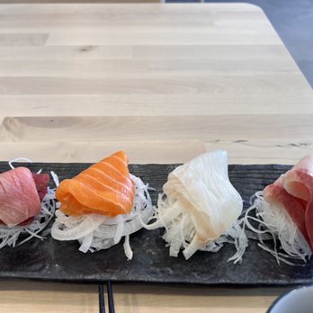 Ari Sushi - Lunch special ari sashimi 8 pieces. Tuna/toro, salmon, hamachi, and I forgot what the other one was! All delicious - Sushi Bars Near Me - Dublin, California