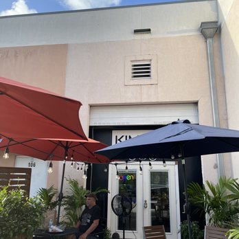 Kimbop - Outside courtyard eating area - Korean Near Me - Miami, Florida Kimbop - Outside courtyard eating area - Korean Near Me - Miami, Florida