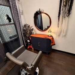 Sola Salons