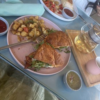 Aura Gardens - Lemongrass tea & Breakfast sandwich - Breakfast & Brunch Near Me - Carlsbad, California