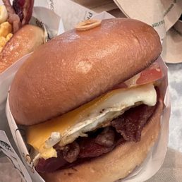 Fried egg sandwich