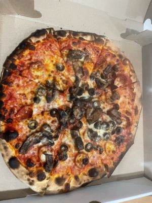 Kaos Pizzeria by null