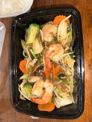 Photo of Thai Thai Restaurant - Fallbrook, CA, US. E4. Mixed Veggies Lover