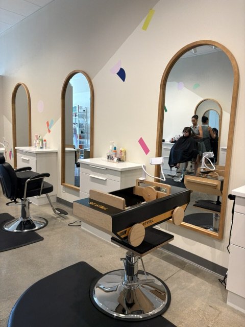 Sit Still Kids Salon Logo