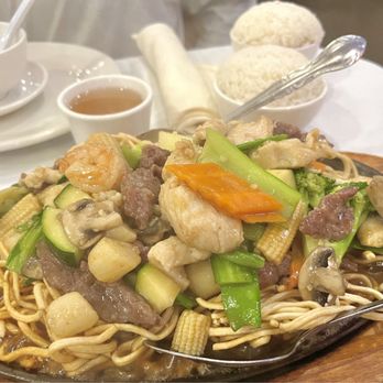 New Mandarin Terrace - 225. Sizzling Pan Fried Noodles Combo (Delicious!!!) - Chinese Near Me - Sun Valley, California