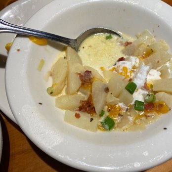 Black Angus Steakhouse - Potato soup poorly cook watery - Steakhouses Near Me - Montclair, California