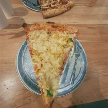 Lazy Moon - Pizza Near Me - Maitland, Florida
