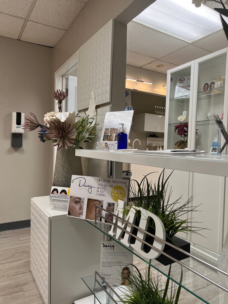 DAISY MD CARE Updated August 2024 23 Photos 15720 Ventura Blvd