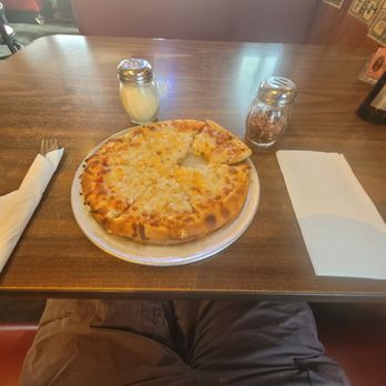 Rhino's Bar & Grille - A slice of heaven? It could have been. - American Near Me - Bridgeport, California Rhino's Bar & Grille - A slice of heaven? It could have been. - American Near Me - Bridgeport, California