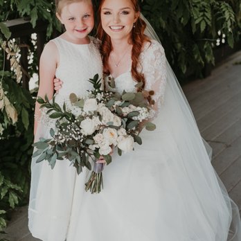 Cielo Estate Winery and Wedding Venue - bridal suite porch - Venues & Event Spaces Near Me - Shingle Springs, California