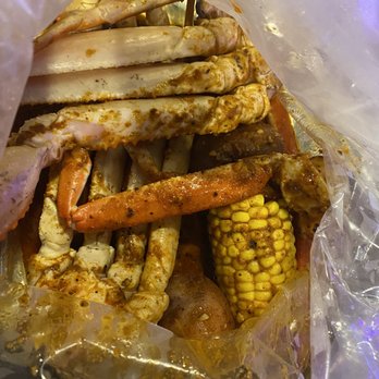 Baltimore Seafood - Snow crab left boil (1 lb) with the house blend sauce - Seafood Near Me - Baltimore, Maryland