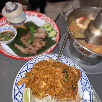 Pineapple Thai - padthai - Thai Near Me - Cupertino, California