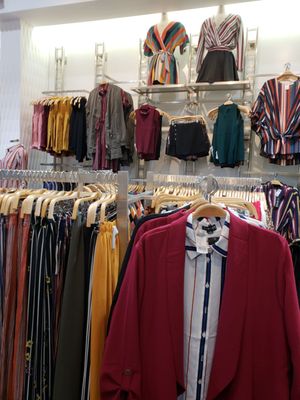Q-store  Q - CLOSED - Updated July 2025 - 19 Photos - 670 Spectrum