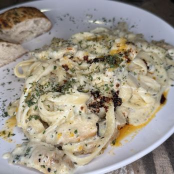 Cosa Nostra Pizzeria - Spicy Chicken Alfredo - Pizza Near Me - San Antonio, Texas Cosa Nostra Pizzeria - Spicy Chicken Alfredo - Pizza Near Me - San Antonio, Texas