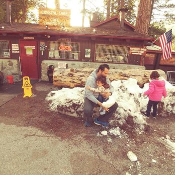 Crystal Lake Cafe - Enjoying the snow. First time for my son, niece, and brother. Enjoyed my coffee and stories from the man at the counter. - American Near Me - Azusa, California
