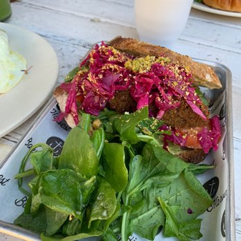 Blueys Kitchen - falafel burger - Cafes Near Me - Santa Monica, California