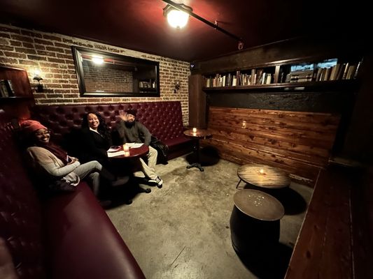 Bathtub Gin & Co. by null