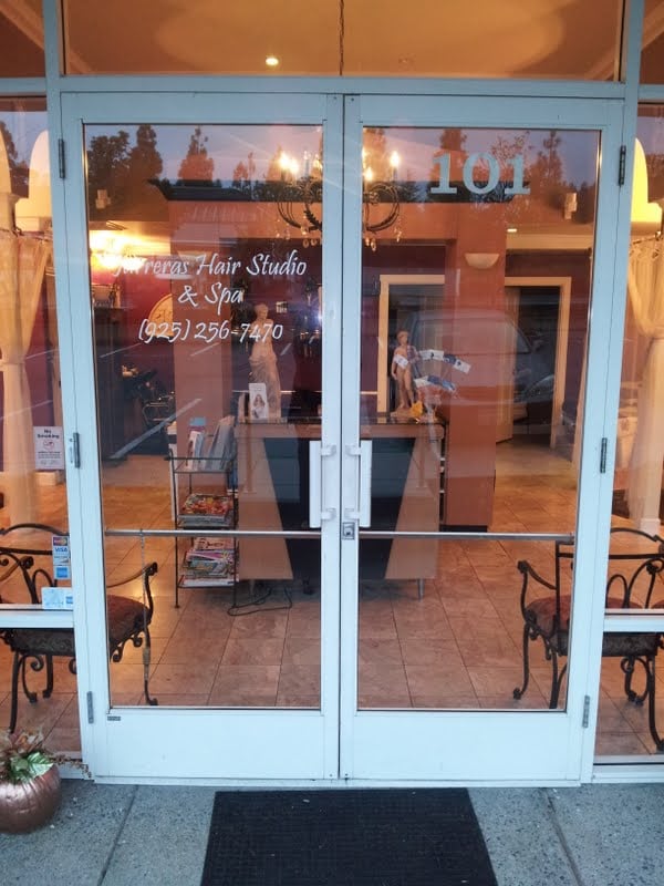 Irina's Hair Extensions Studio Logo