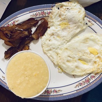 Sister's Restaurant - Fried eggs whites, cheddar grits, bacon, with a biscuit - Breakfast & Brunch Near Me - Salem, South Carolina