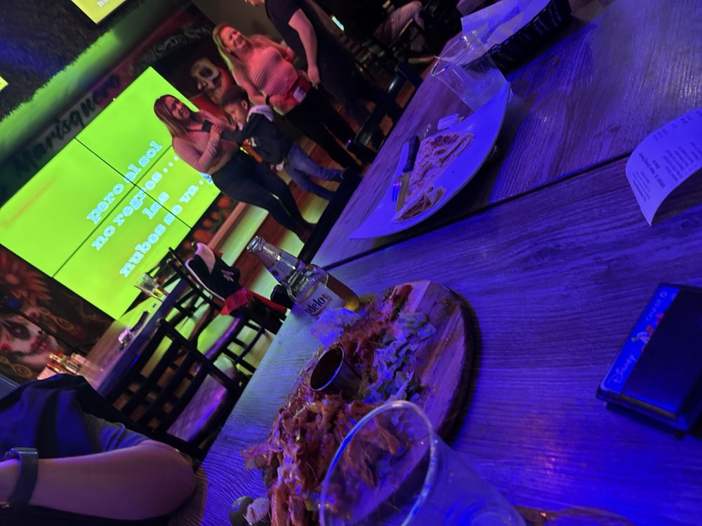 El Marisquero Bar And Grill