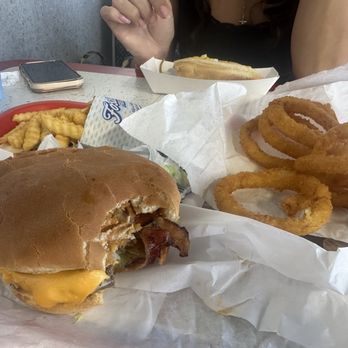 Fosters Freeze - Burger and have to have the onion rings. - Ice Cream & Frozen Yogurt Near Me - Rosamond, California Fosters Freeze - Burger and have to have the onion rings. - Ice Cream & Frozen Yogurt Near Me - Rosamond, California