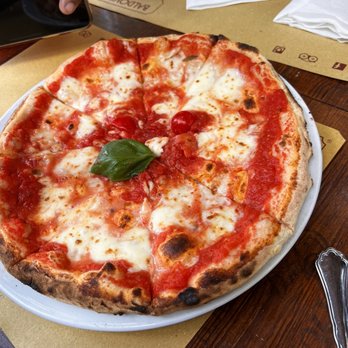 Baldovino - Margherita pizza - Italian Near Me - Florence, FI
