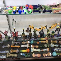 Smoke Vape & Smoke Shop - Always satisfied when I go here love their products huge selections