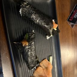 Salmon handroll and salmon sashimi